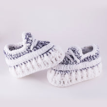 Load image into Gallery viewer, Static Reflect Crochet Baby Shoes